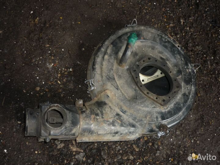 Корпус воздушного фильтра Audi 80 (B3)