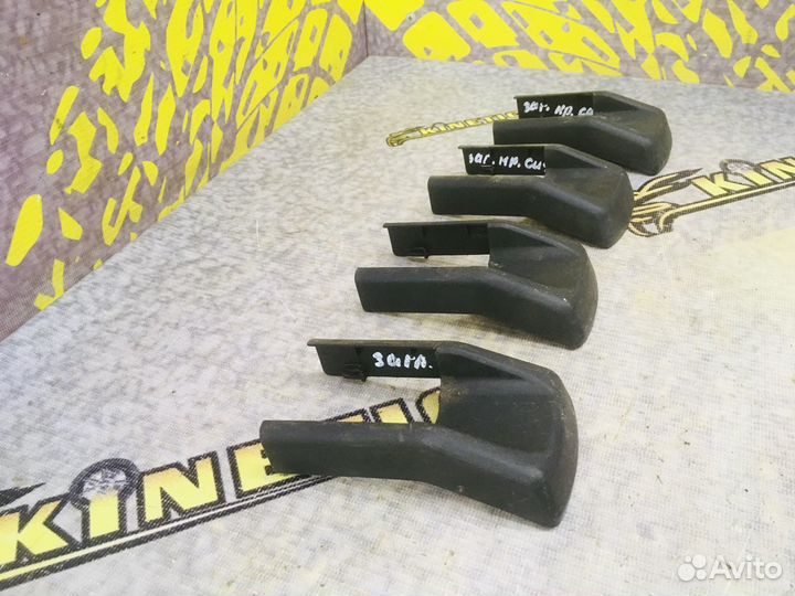 Крышка накладка салазки сиденья Теана J32