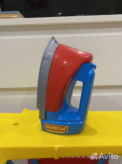 Детская гладильная доска, утюг и много пазлов