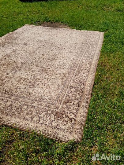 Ковер шерстяной