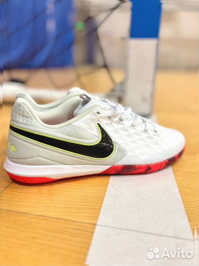 Футзалки Nike Tiempo Legend 8 WhiteRed Sole