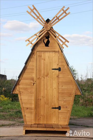 Уличный туалет деревянный KEY669
