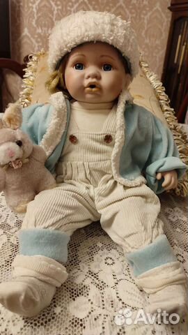 Кукла фарфоровая коллекционная