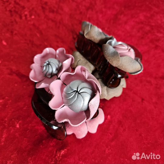 Заколка краб с цветами натуральная кожа