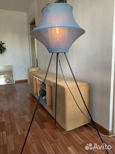 Напольная лампа IKEA fyxnäs с LED лампочкой