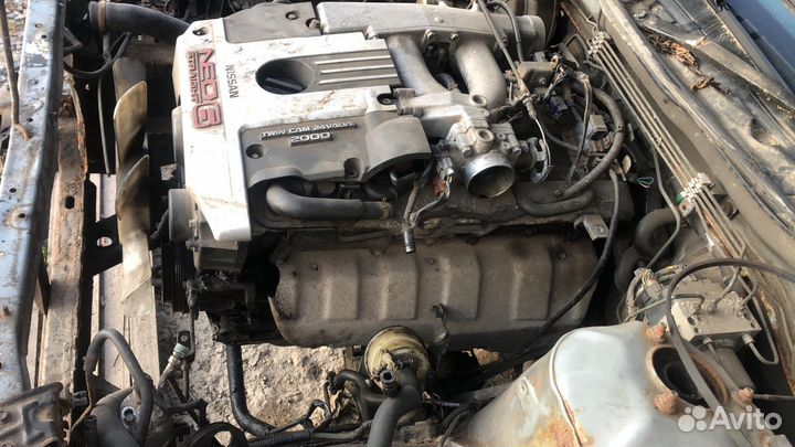 Двигатель с коробкой Nissan Laurel C35