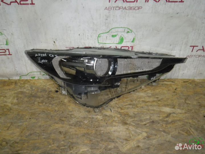 Стекло правой фары Mazda CX-5 (2017)
