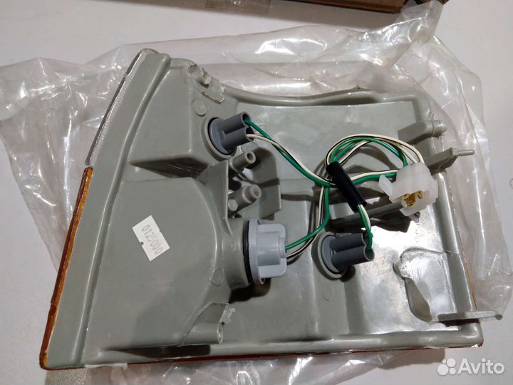 Фонарь указателя поворота, правый Toyota Hiace