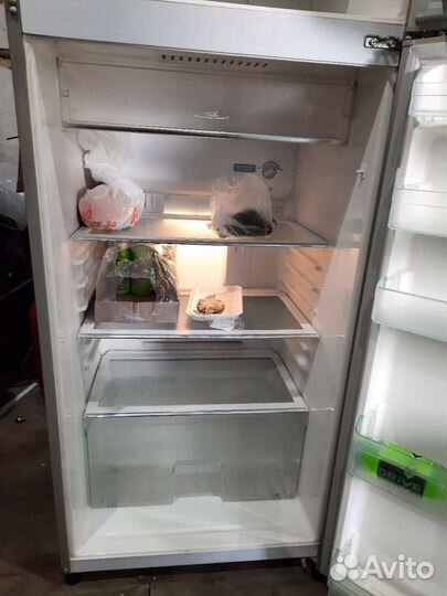 Холодильник toshiba