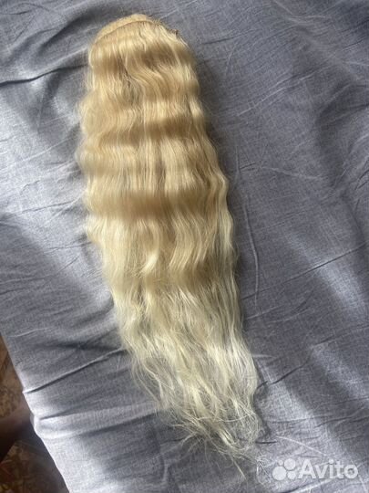 Волосы на заколках блонд