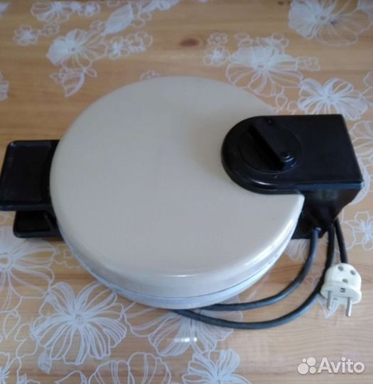 Электрическая вафельница СССР