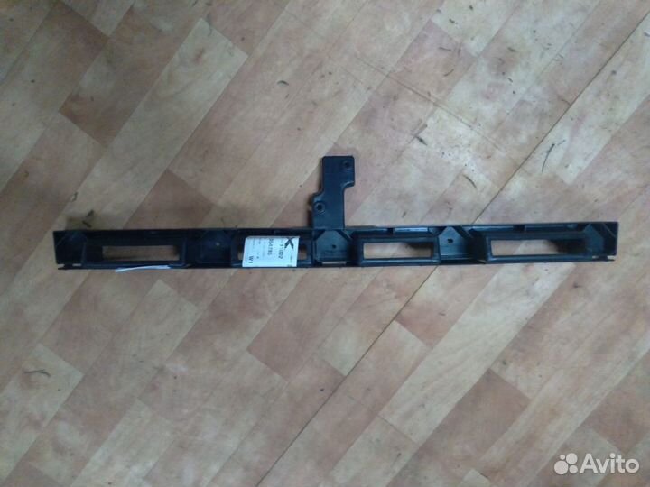 Кронштейн бампера заднего центральный Ford Focus 2