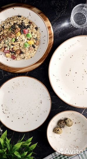 Набор фарфоровой посуды новый, качественный 24 шт