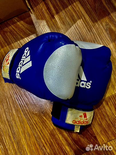 Боксерские перчатки