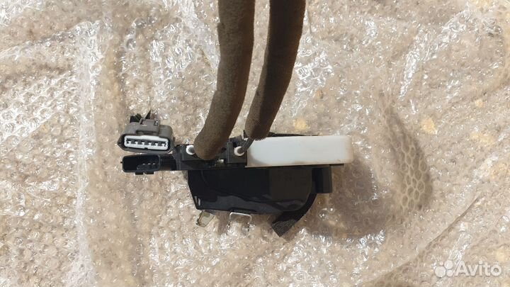 Замок задней левой двери Nissan X trail