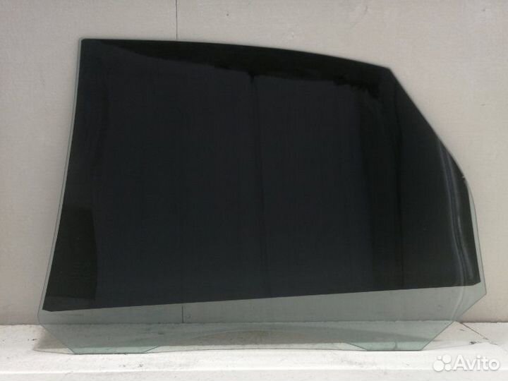 Стекло двери заднее правое Ford Focus 2 седан 1.8