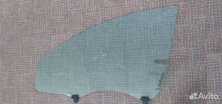 Стекло водительской двери Kia Cerato 2 2010г