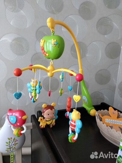 Музыкальный мобиль на кроватку