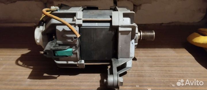 Двигатель от стиральной машины