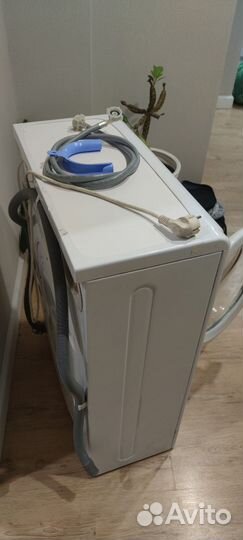 Стиральная машина бу Indesit wiun100