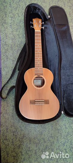 Укулеле тенор