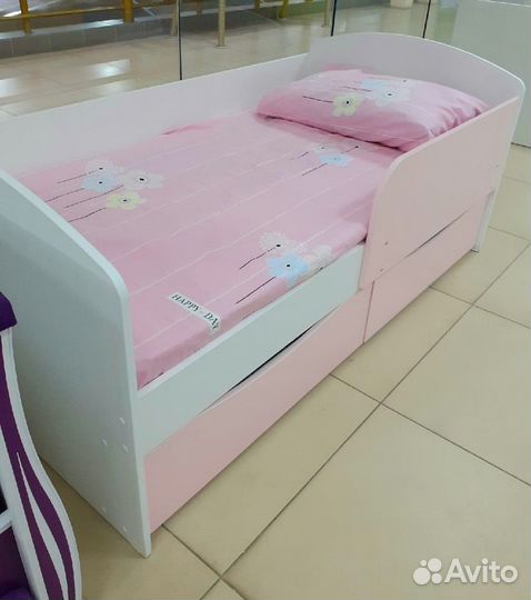 Детская кровать с бортиком