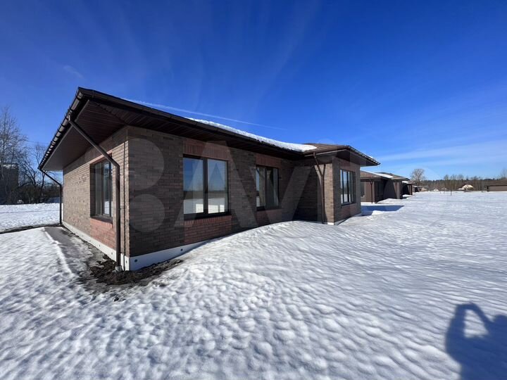 Коттедж 113 м² на участке 8 сот.