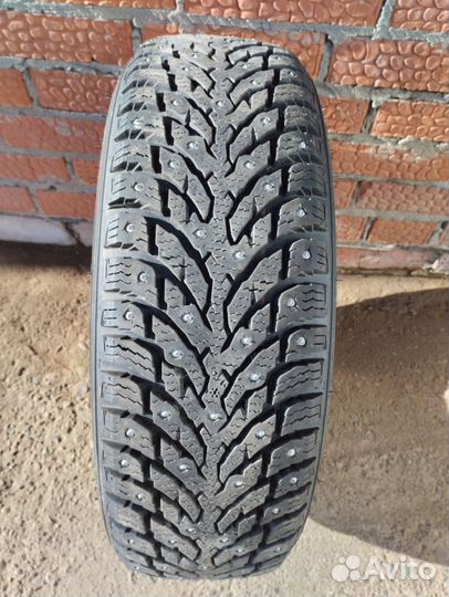 Nokian Tyres Hakkapeliitta 9 185/65 R15 123