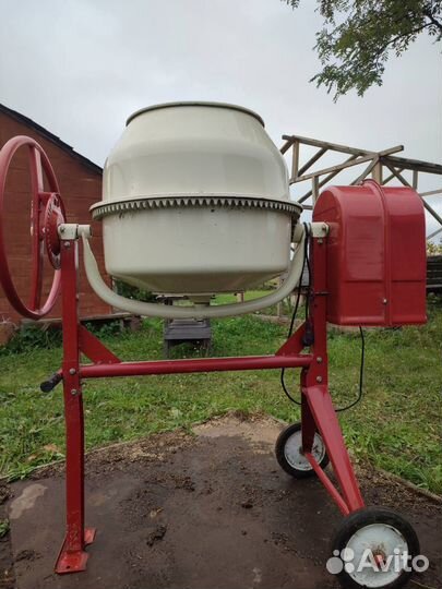 Продаю бетоносмеситель