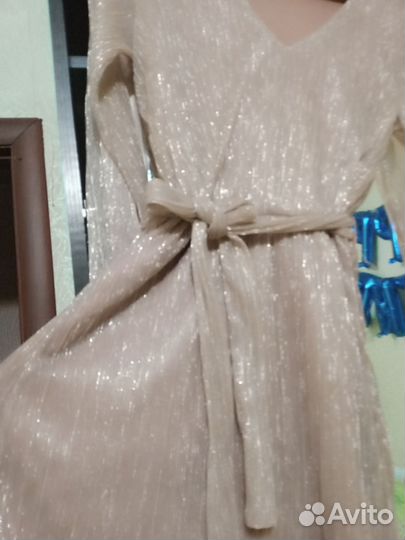 Блестящее платье