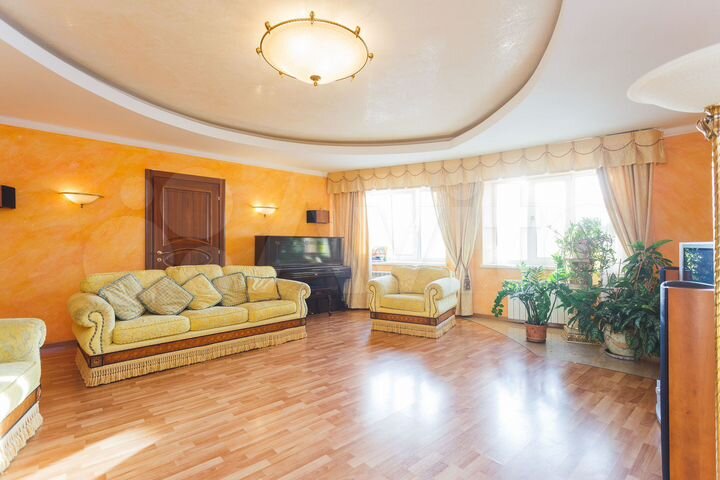 4-к. квартира, 155,8 м², 8/10 эт.