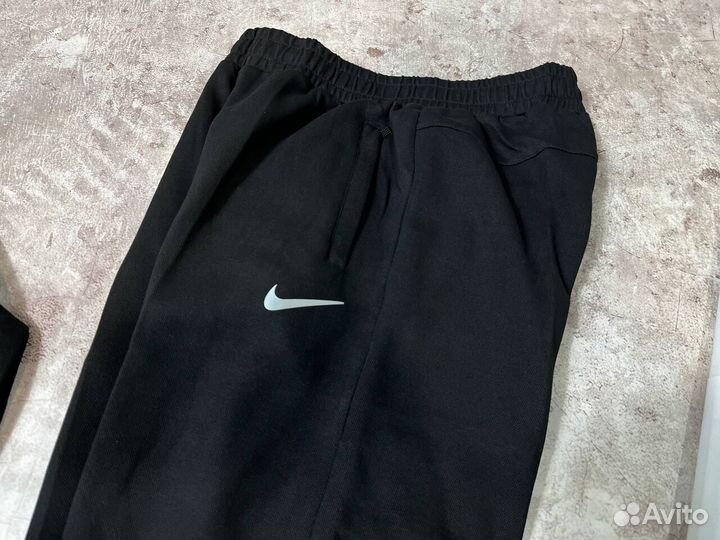 Спортивные костюмы Nike