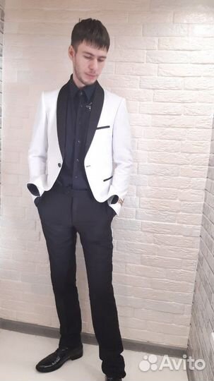 Костюм мужской чёрного цвета. Прокат.Размеры 44-64