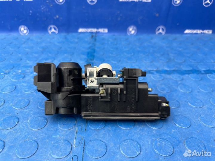 Кнопка багажника Mercedes-Benz E300 W211 272.943
