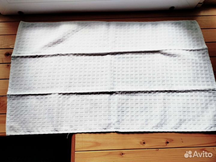 Белые салфетки/полотенца вафельные