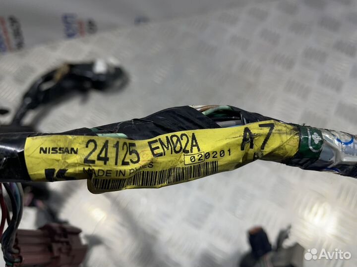 Проводка двери Nissan Tiida