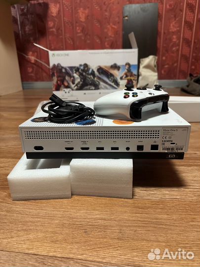 Консоль Xbox One s