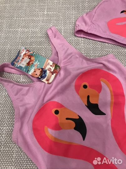 Купальник новый с шапочкой на девочку 3-4 лет