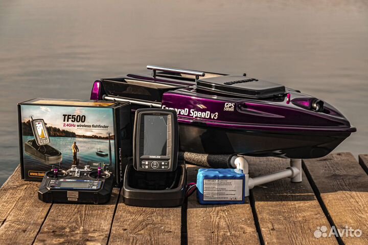 Прикормочный кораблик CamaraD c эхолотом,25А