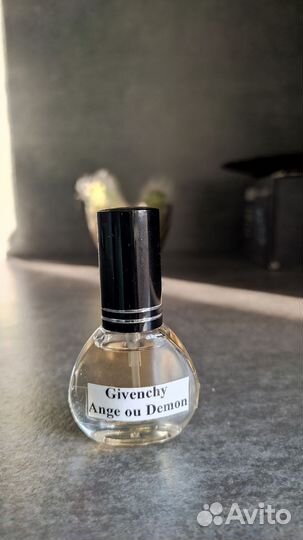 Givenchy ange ou demon
