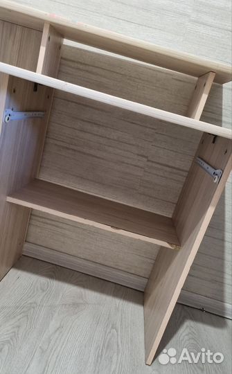 Письменный компьютерный стол