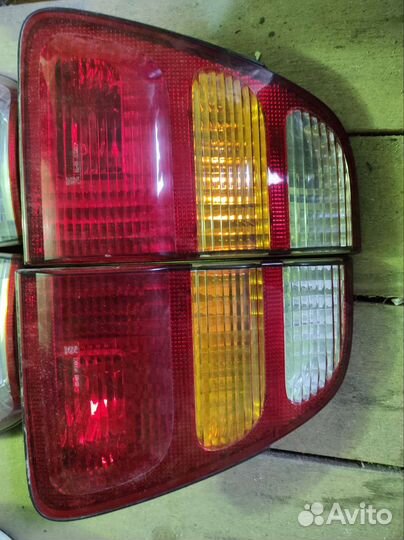 Задние фонари на Ленд крузер 100