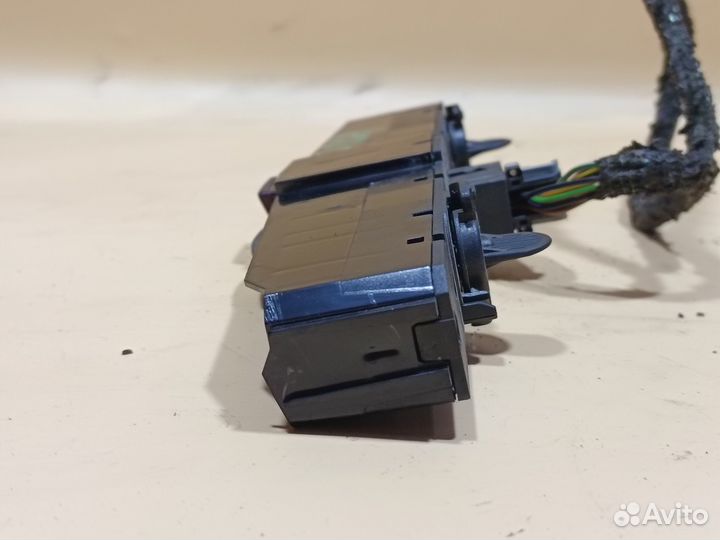 Кнопка аварийной сигнализации для Opel Astra H