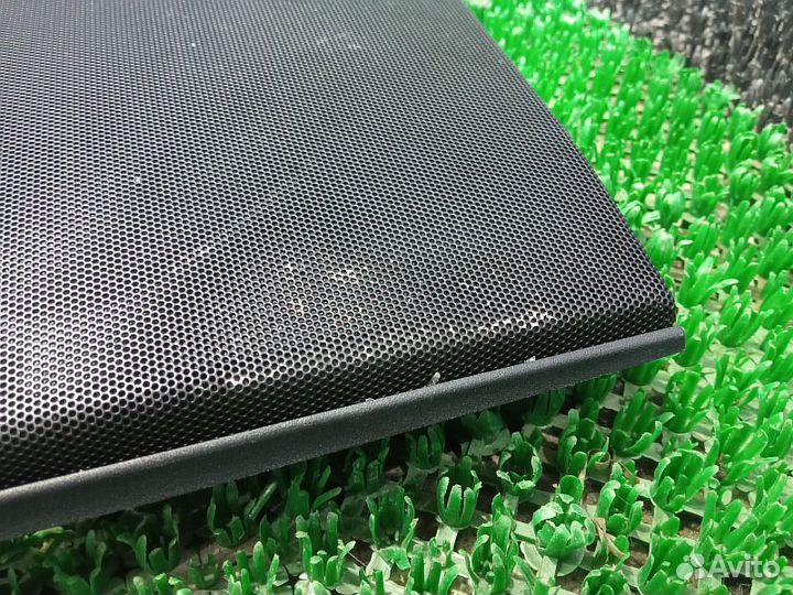 Декоративная решетка динамика Toyota Land Cruiser