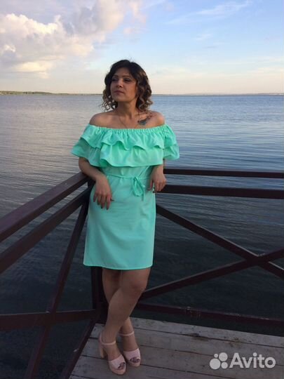 Платье летнее с открытыми плечами