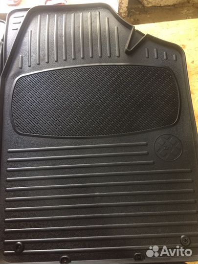 Автомобильные коврики резиновые