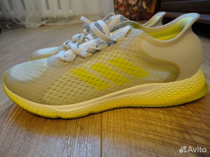 Кроссовки adidas