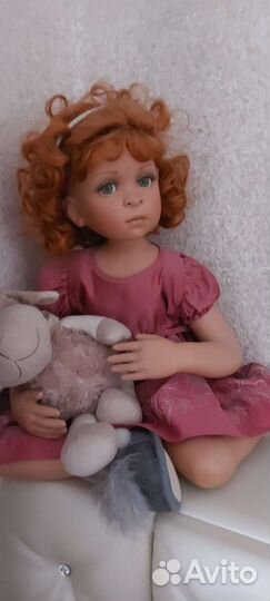 Кукла фарфоровая