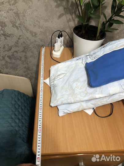 Детская кровать с маятником и комодом