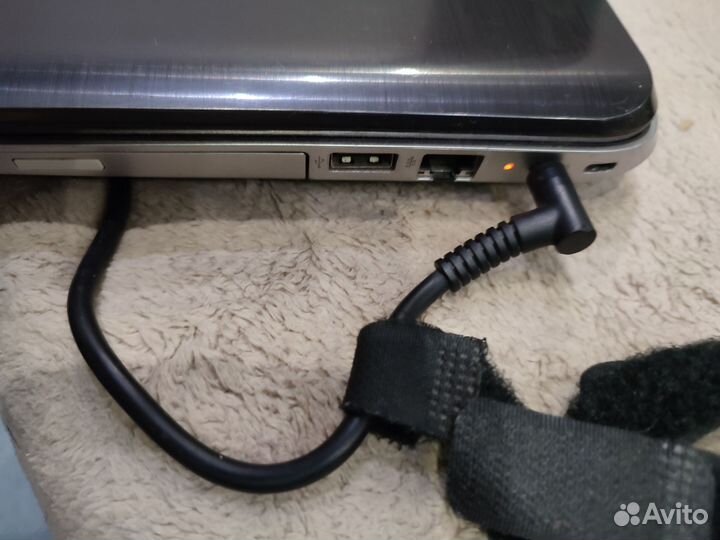 Ноутбук HP pavilion 17 -e015 sr